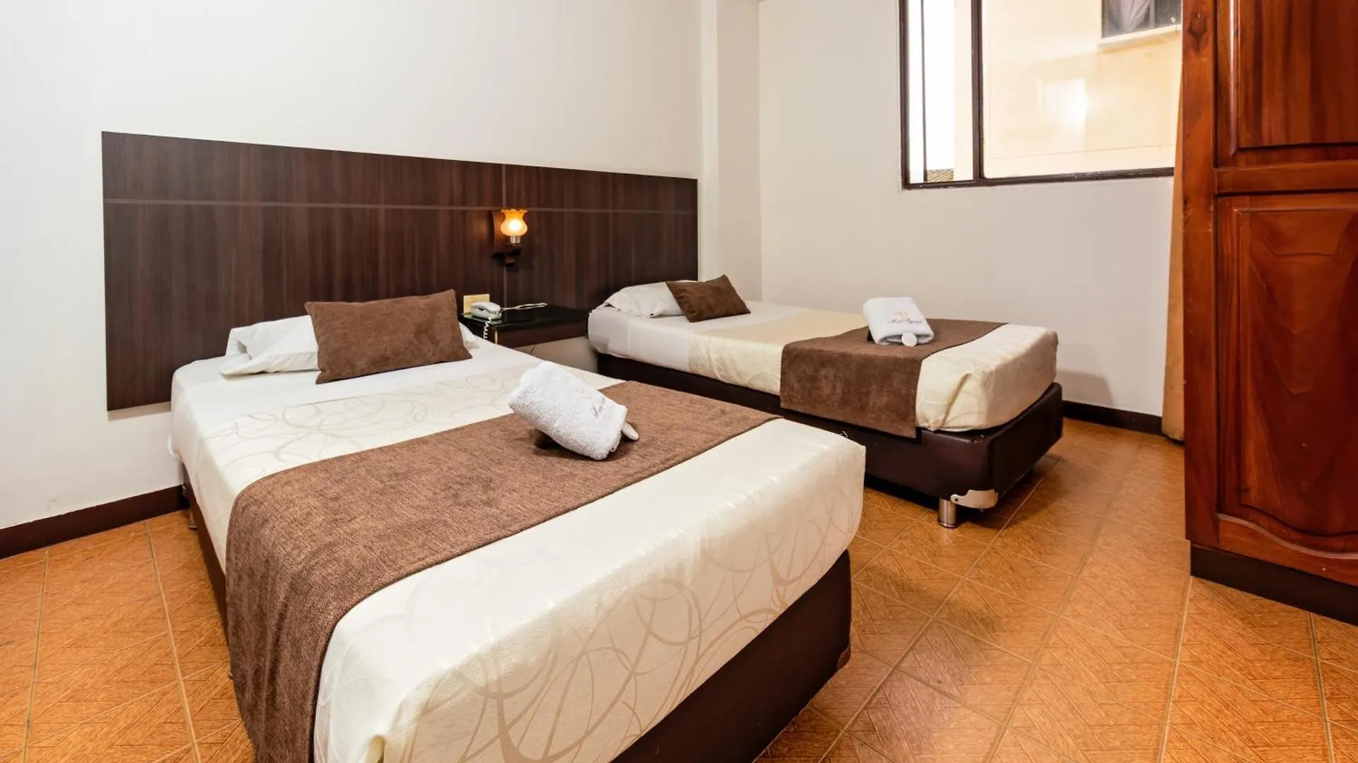Hotel Iguazu Villavicencio 0*,